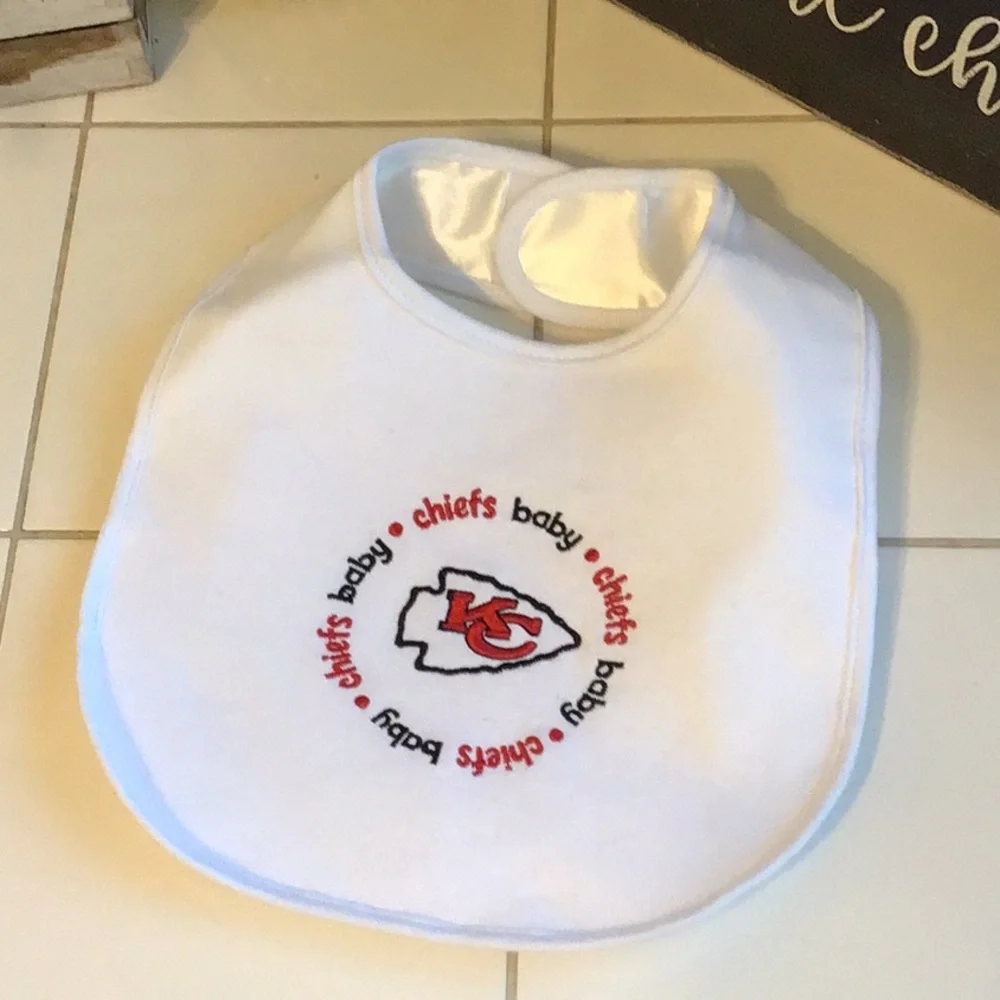 ‘Baby Fanatic’ Baby Chiefs Bib NWOT (#1)